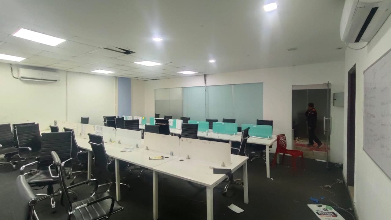 Office Space For Rent in IThums 62