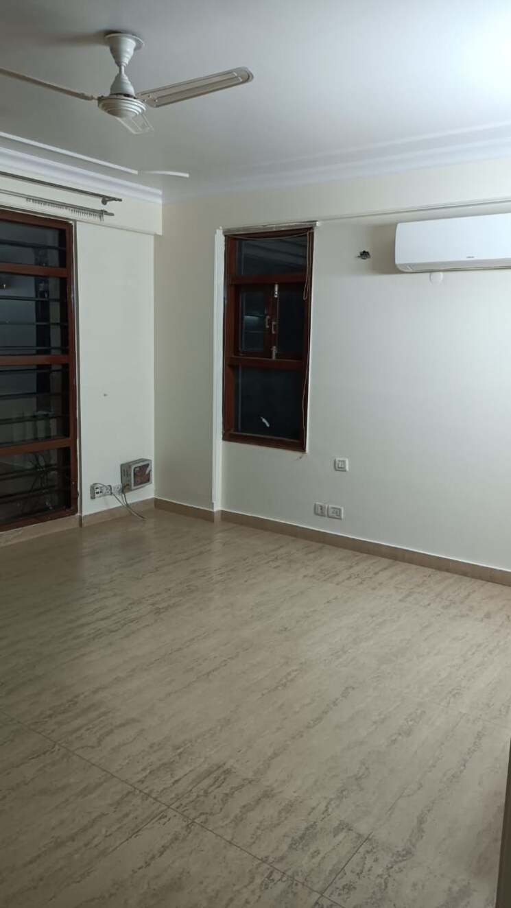 Room, ardee-city 4 Bedroom 300 Sq.Yd. Builder Floor In Sector 52 Gurgaon 9017564