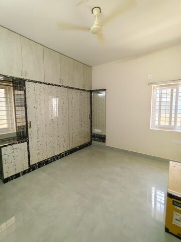 Room in 3 BHK Apartment at Manikonda – for Rent