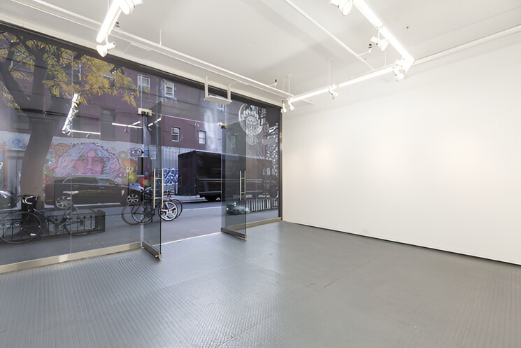 Room, supertech-north-eye Commercial Shop 935 Sq.Ft. In Sector 74 Noida 9017577