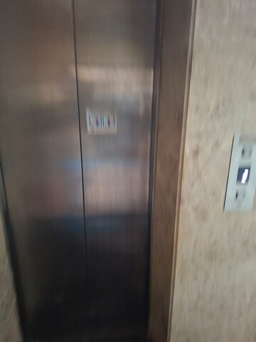 Building Lobby in 3 BHK Builder Floor at Malibu Shopping Arcade, Sector 47 – for Rent