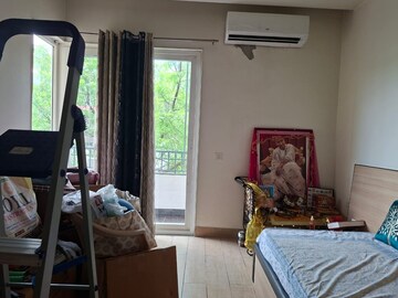 Bedroom in 3 BHK Builder Floor at Malibu Shopping Arcade, Sector 47 – for Rent
