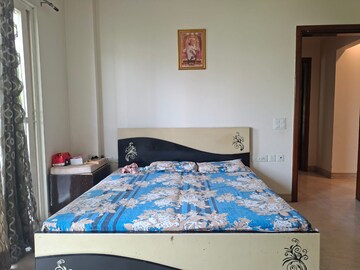 Bedroom in 3 BHK Builder Floor at Malibu Shopping Arcade, Sector 47 – for Rent