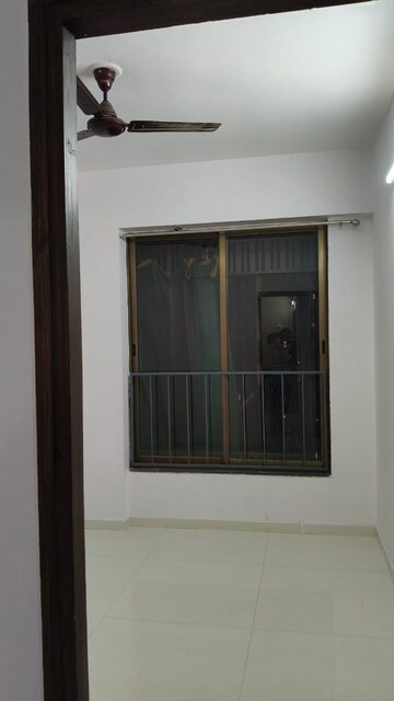 Room in 3 BHK Apartment at Vaishnodevi Circle – for Rent