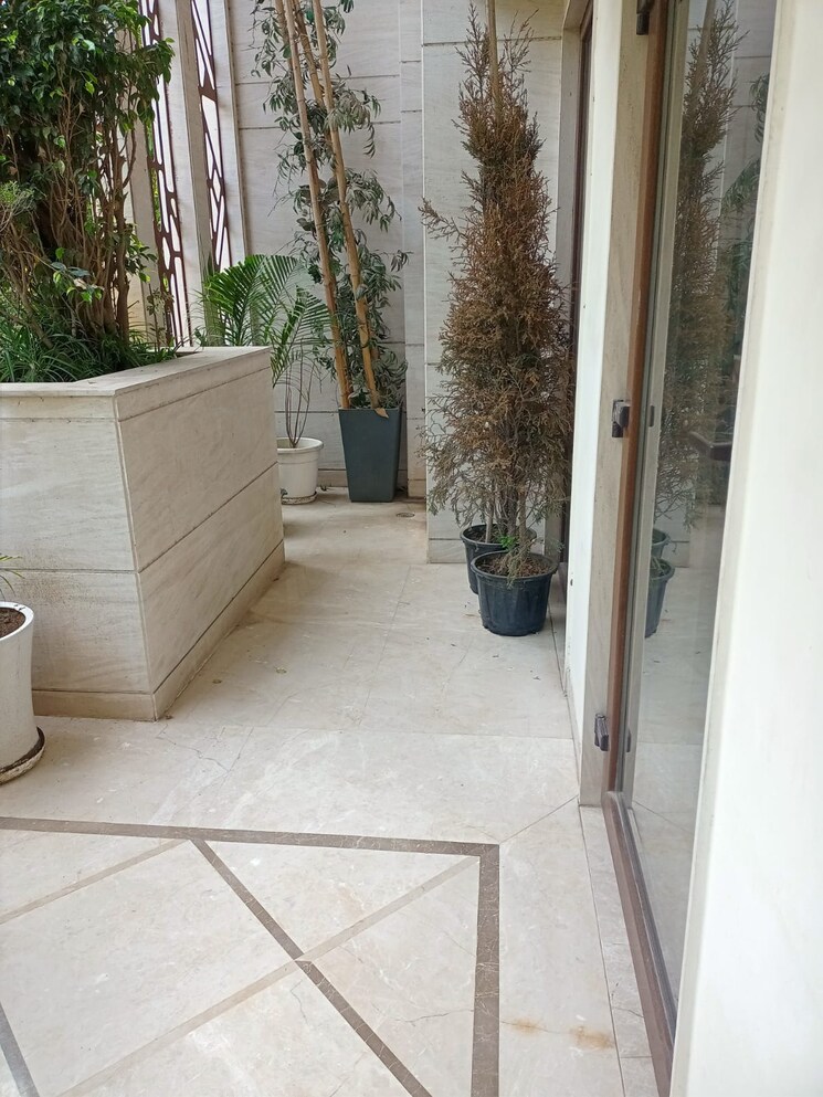 Balcony, defence colony 3 Bedroom 1600 Sq.Ft. Builder Floor In Defence Colony Delhi 9017647