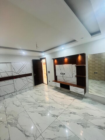 Room in 3 BHK Builder Floor at Gms Road – for Sale