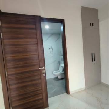Room in 3 BHK Apartment at Shapoorji Pallonji Joyville Tower Crown, Sector 102 – for Sale