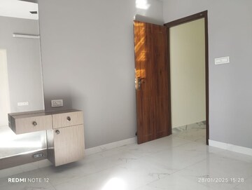 Room in 2 BHK Builder Floor at Hsr Layout – for Rent