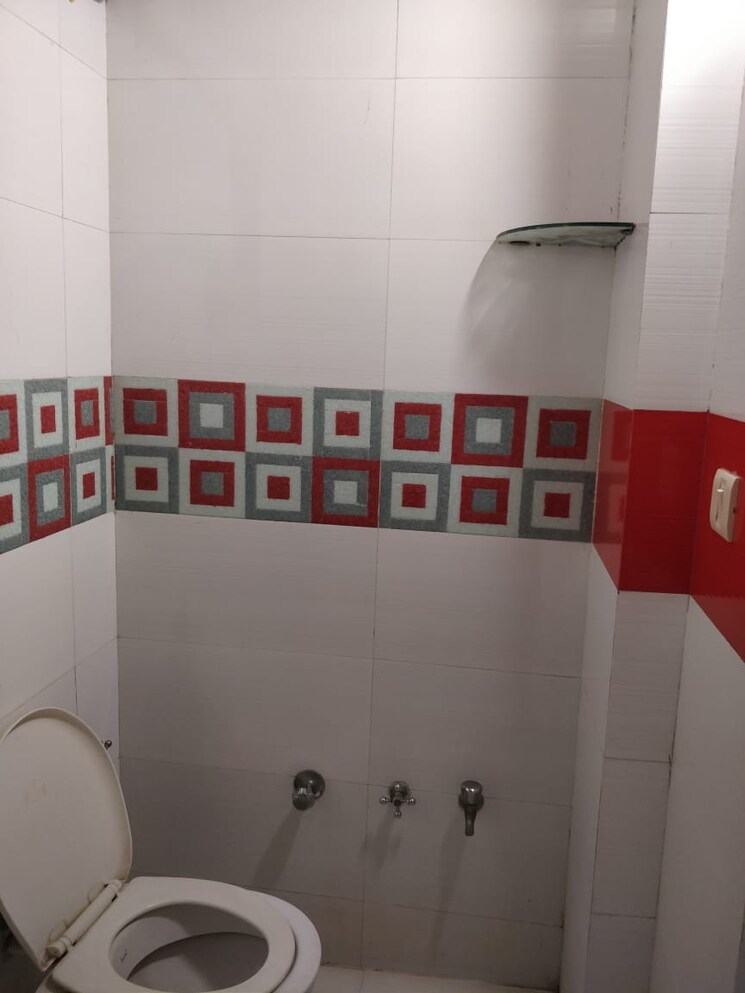 Bathroom, thaltej 2 Bedroom 1035 Sq.Ft. Apartment In Thaltej Ahmedabad 9017662