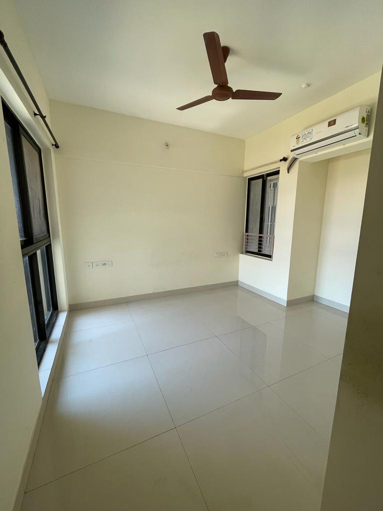 2 BHK 1056 Sq.Ft. Apartment in Rustomjee Meridian