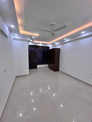 Room in 3 BHK Apartment at Ansal Plaza Gurgaon, Palam Vihar – for Rent