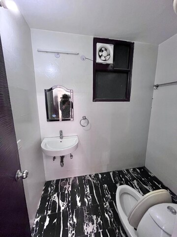 Team Area in 3 BHK Apartment at Ansal Plaza Gurgaon, Palam Vihar – for Rent