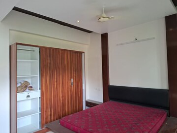 Room in 4 BHK Apartment at Banjara Hills – for Rent