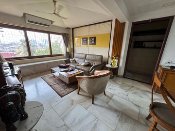 Living Room in 2 BHK Apartment at MIG Colony Bandra, Bandra East – for Rent