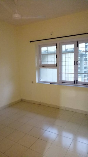 Room in 1 BHK Apartment at Evening Glory, Chandivali – for Sale