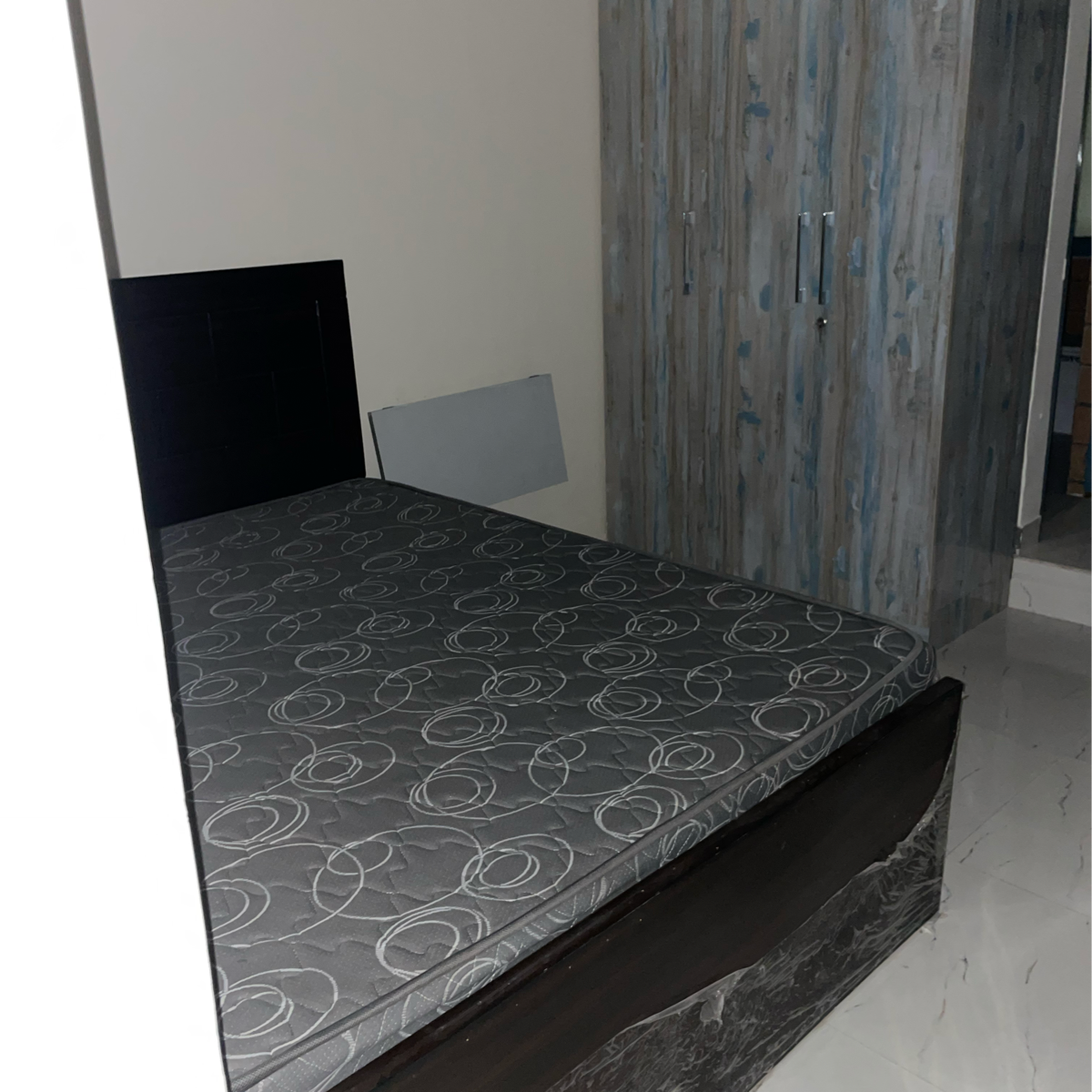 1 Rk+ Extra Room Apartment For Rent in Emaar Emerald Floors Premier