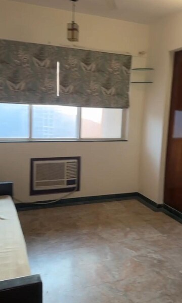 Room in 2 BHK Apartment at Hiranandani Avalon, Powai – for Rent