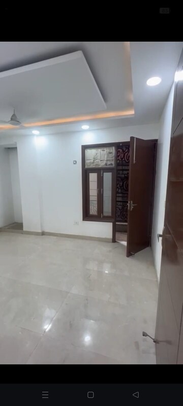 Room in 3 BHK Builder Floor at Andheria Mor Village – for Sale