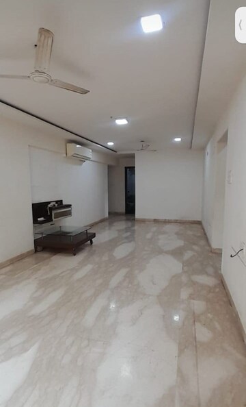 Room in 3 BHK Apartment at Aristo Pearl Residency, Prabhadevi – for Rent