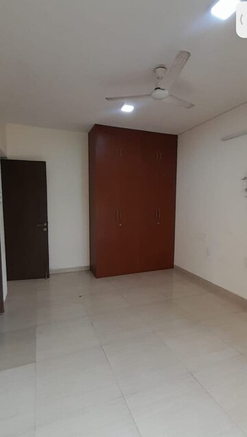 Room in 3 BHK Apartment at Aristo Pearl Residency, Prabhadevi – for Rent