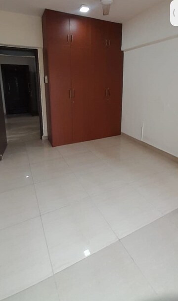 Room in 3 BHK Apartment at Aristo Pearl Residency, Prabhadevi – for Rent