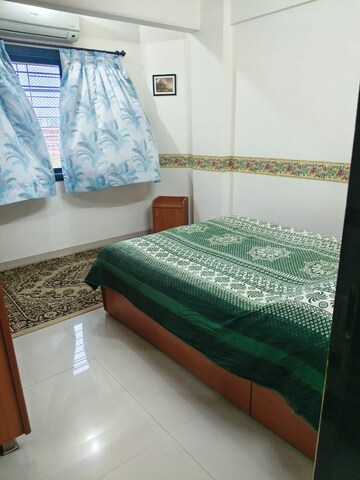 Bedroom in 2 BHK Apartment at Hiranandani Powai Park, Powai – for Rent
