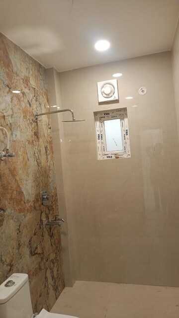 Room in 2 BHK Apartment at Ramprastha Apartments, Ramprastha Colony – for Rent