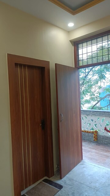 Room in 2 BHK Apartment at Ramprastha Apartments, Ramprastha Colony – for Rent