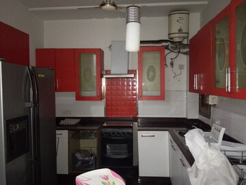 Kitchen in 2.5 BHK Builder Floor at Shivalik Colony – for Rent