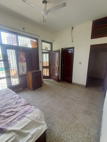 Room in 1 BHK Independent House at Panchkula Urban Estate – for Rent