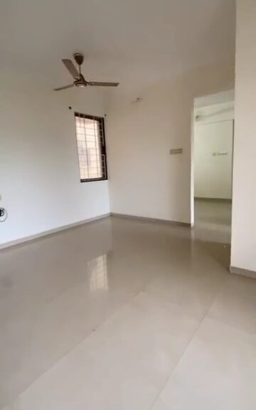 Room in 2 BHK Apartment at Kabra Hyde Park, Manpada – for Rent