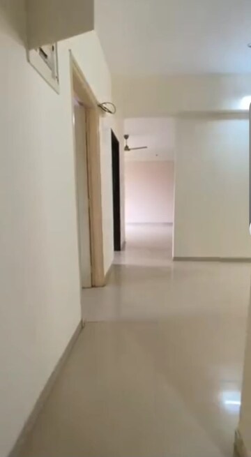 Room in 2 BHK Apartment at Kabra Hyde Park, Manpada – for Rent