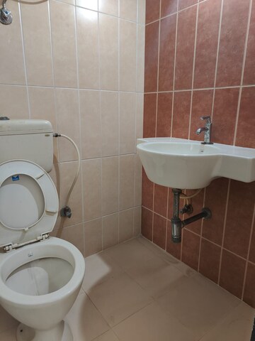 Attached Bathroom in 2 BHK Apartment at Andheri East – for Rent