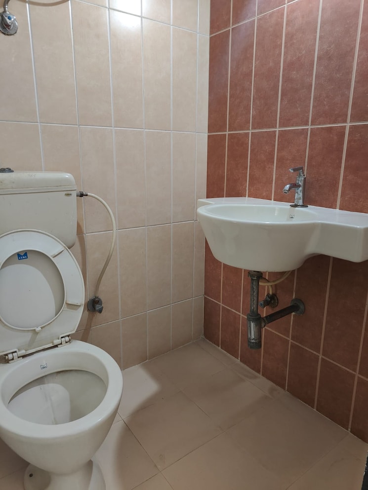 Attached Bathroom, andheri east 2 Bedroom 780 Sq.Ft. Apartment In Andheri East Mumbai 9017989