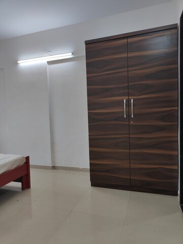 Room in 2 BHK Apartment at Andheri East – for Rent