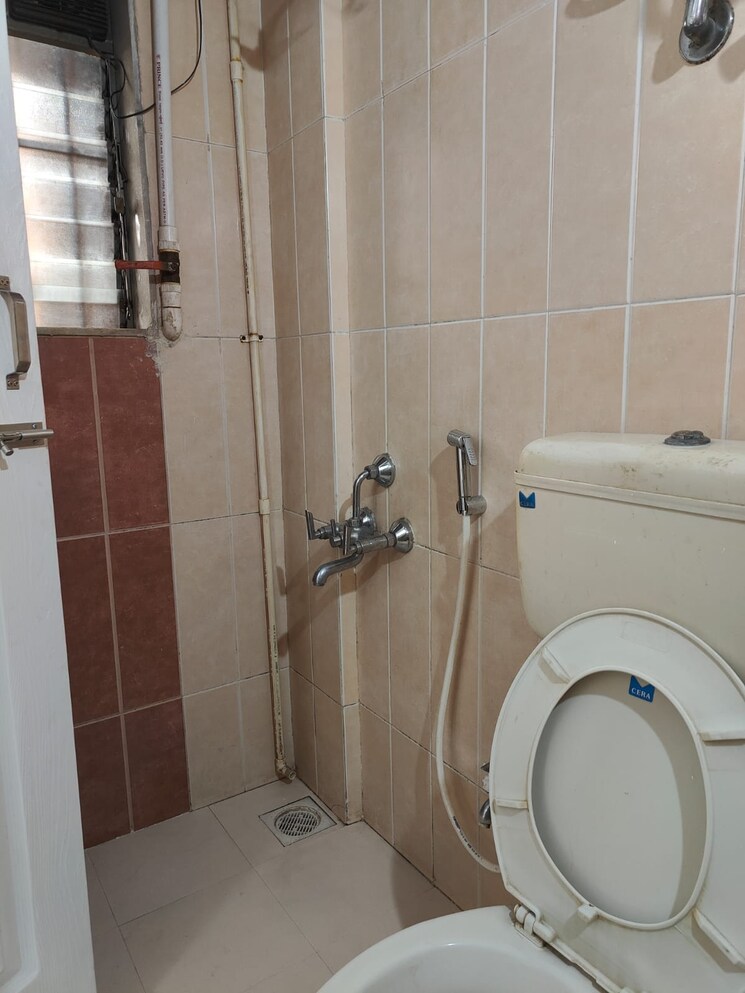 Attached Bathroom, andheri east 2 Bedroom 780 Sq.Ft. Apartment In Andheri East Mumbai 9017989