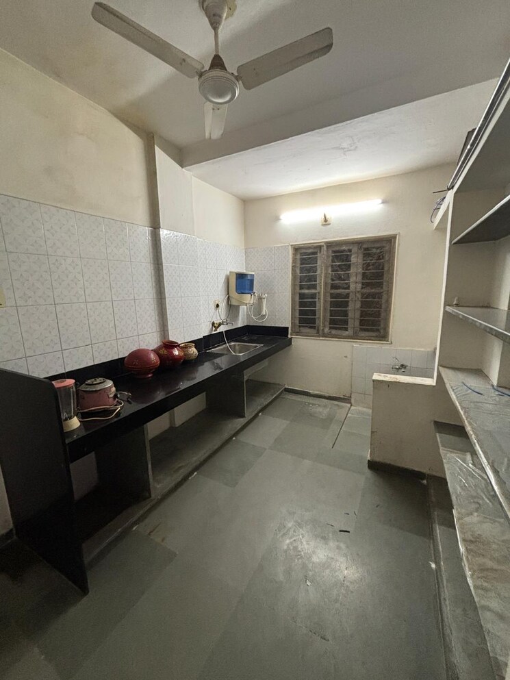 Kitchen, satellite 2 Bedroom 955 Sq.Ft. Builder Floor In Satellite Ahmedabad 9018007
