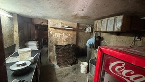 Parking in  Shop at Ganesh Apartment Narayan Peth, Narayan Peth – for Sale