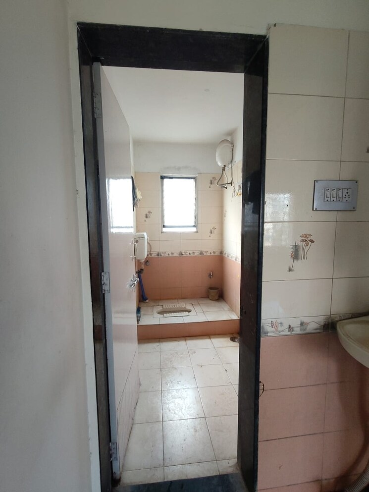 Bathroom, sun-city-phase-i 2 Bedroom 1000 Sq.Ft. Apartment In Sinhagad Road Pune 9018082