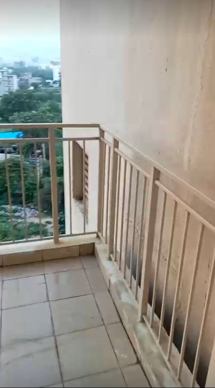 Balcony, emaar-gurgaon-greens 3 Bedroom 1650 Sq.Ft. Apartment In Sector 102 Gurgaon 9018118