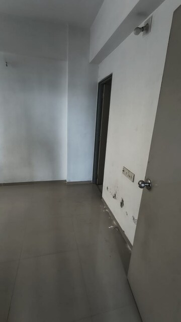 Room in 3 BHK Apartment at Vejalpur – for Rent