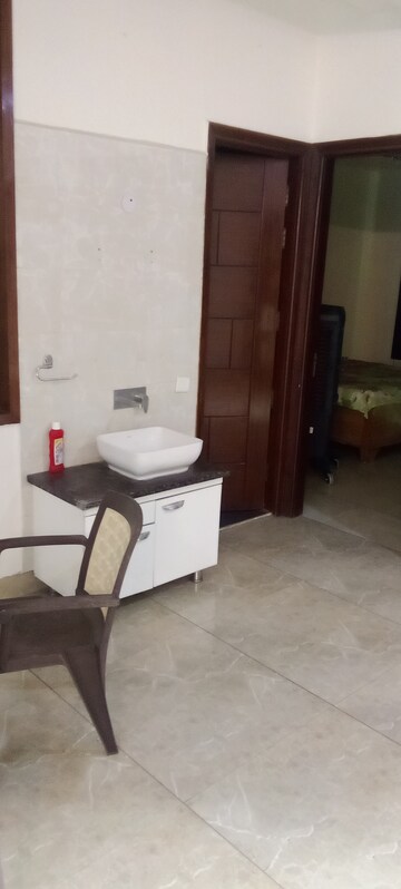 Master Bedroom in 3 BHK Builder Floor at Parsvnath City, Sector 8 – for Rent