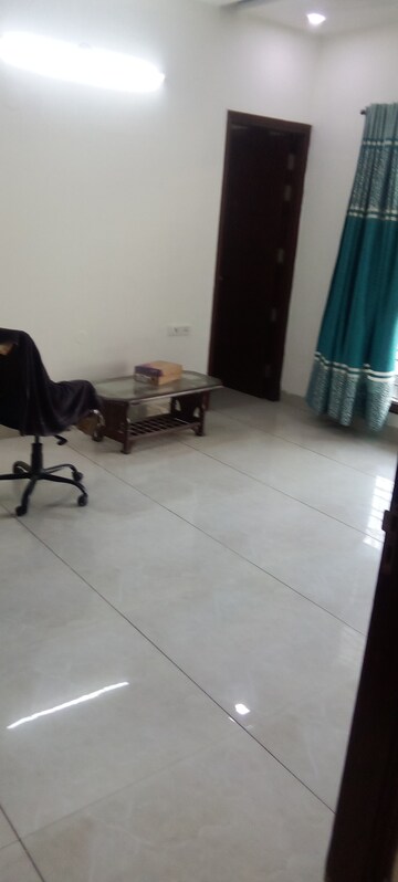 Living Room in 3 BHK Builder Floor at Parsvnath City, Sector 8 – for Rent