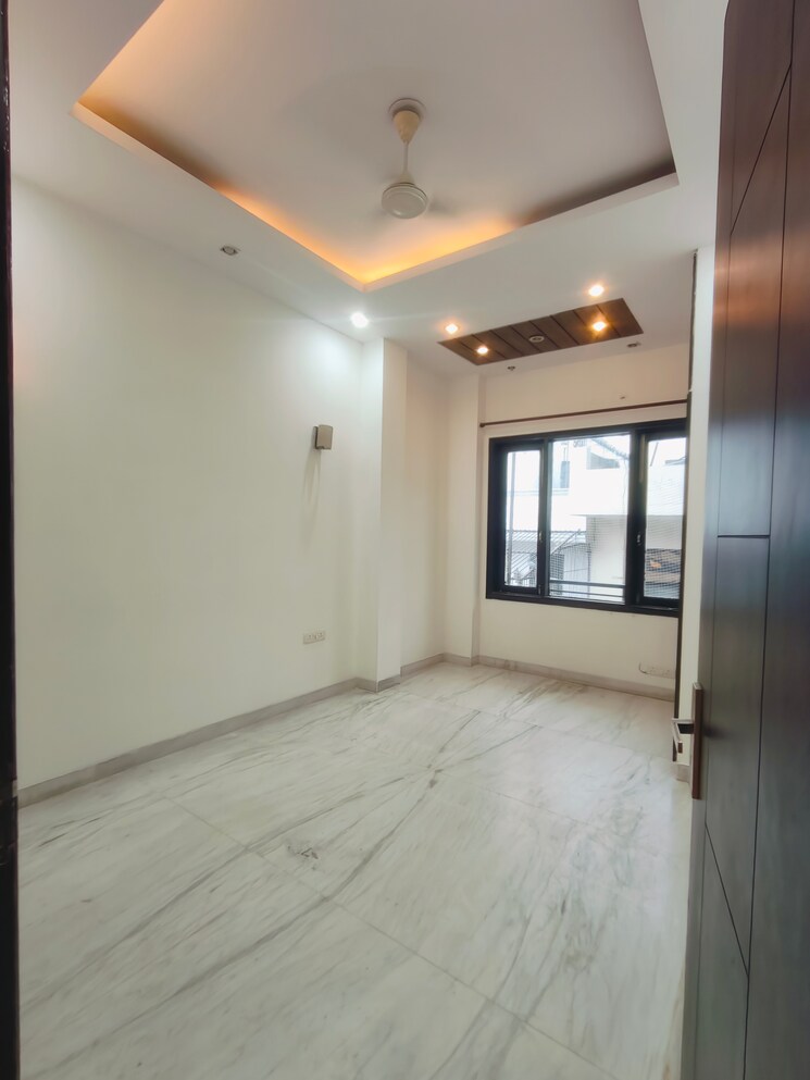 Room, sushant-vyapaar-kendra 3 Bedroom 2852 Sq.Ft. Builder Floor In Sector 43 Gurgaon 9018186