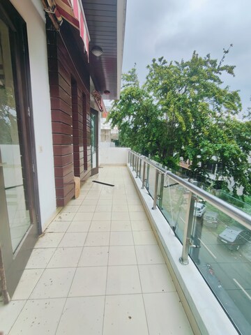 Balcony in 3 BHK Builder Floor at Sushant Vyapaar Kendra, Sector 43 – for Rent