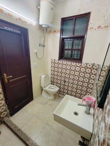 Team Area in 3 BHK Builder Floor at Sushant Vyapaar Kendra, Sector 43 – for Rent