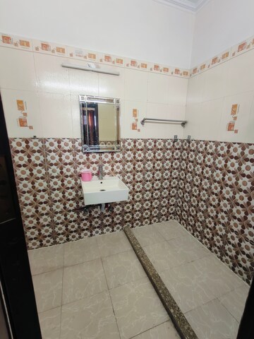 Bathroom in 3 BHK Builder Floor at Sushant Vyapaar Kendra, Sector 43 – for Rent