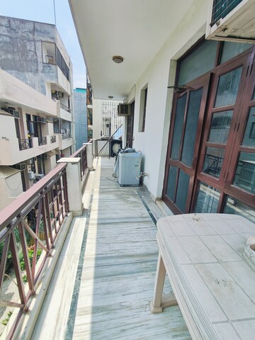 Balcony in 3 BHK Builder Floor at Sushant Vyapaar Kendra, Sector 43 – for Rent