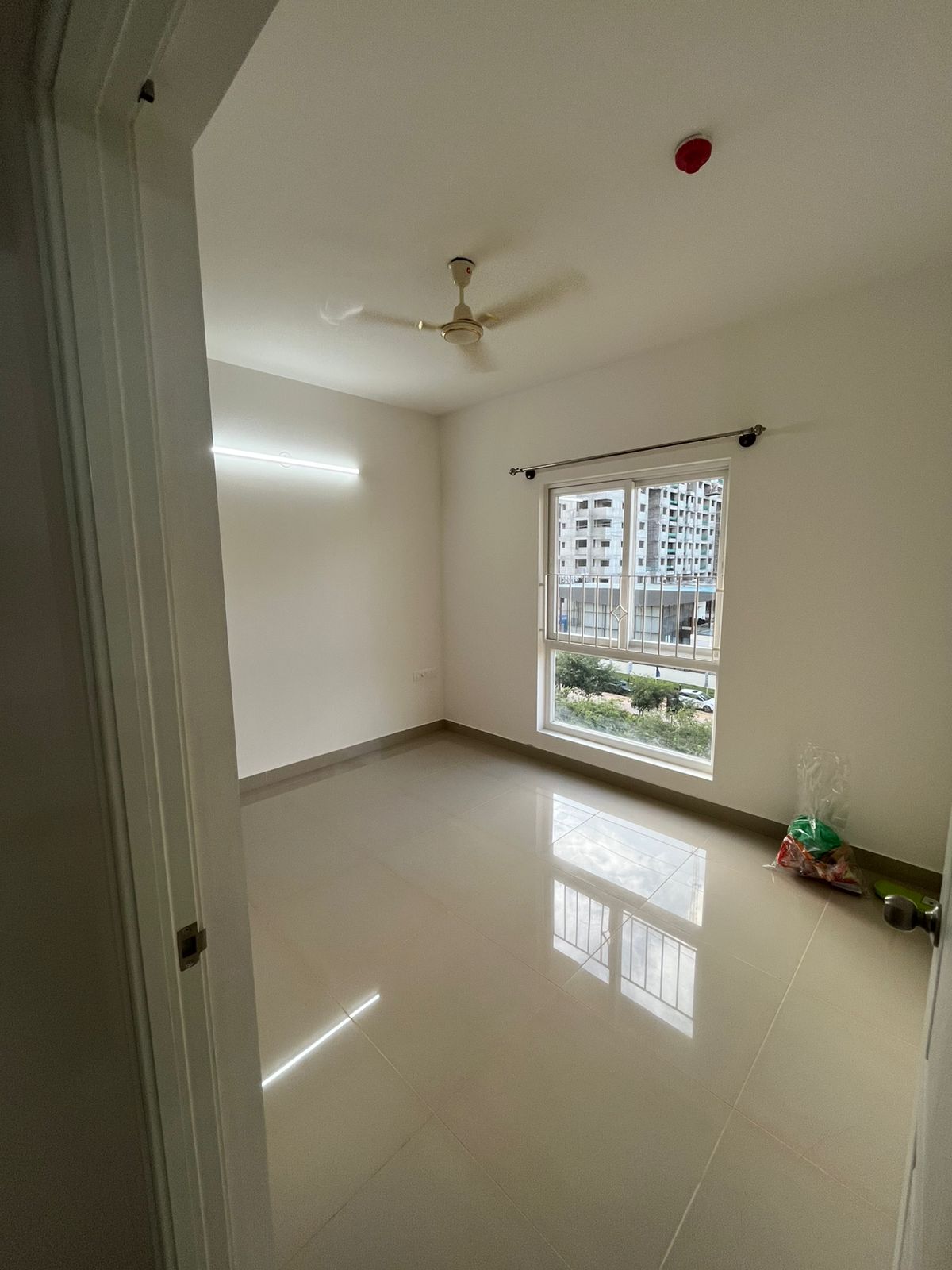 2 BHK Apartment For Rent in Mantri Lithos