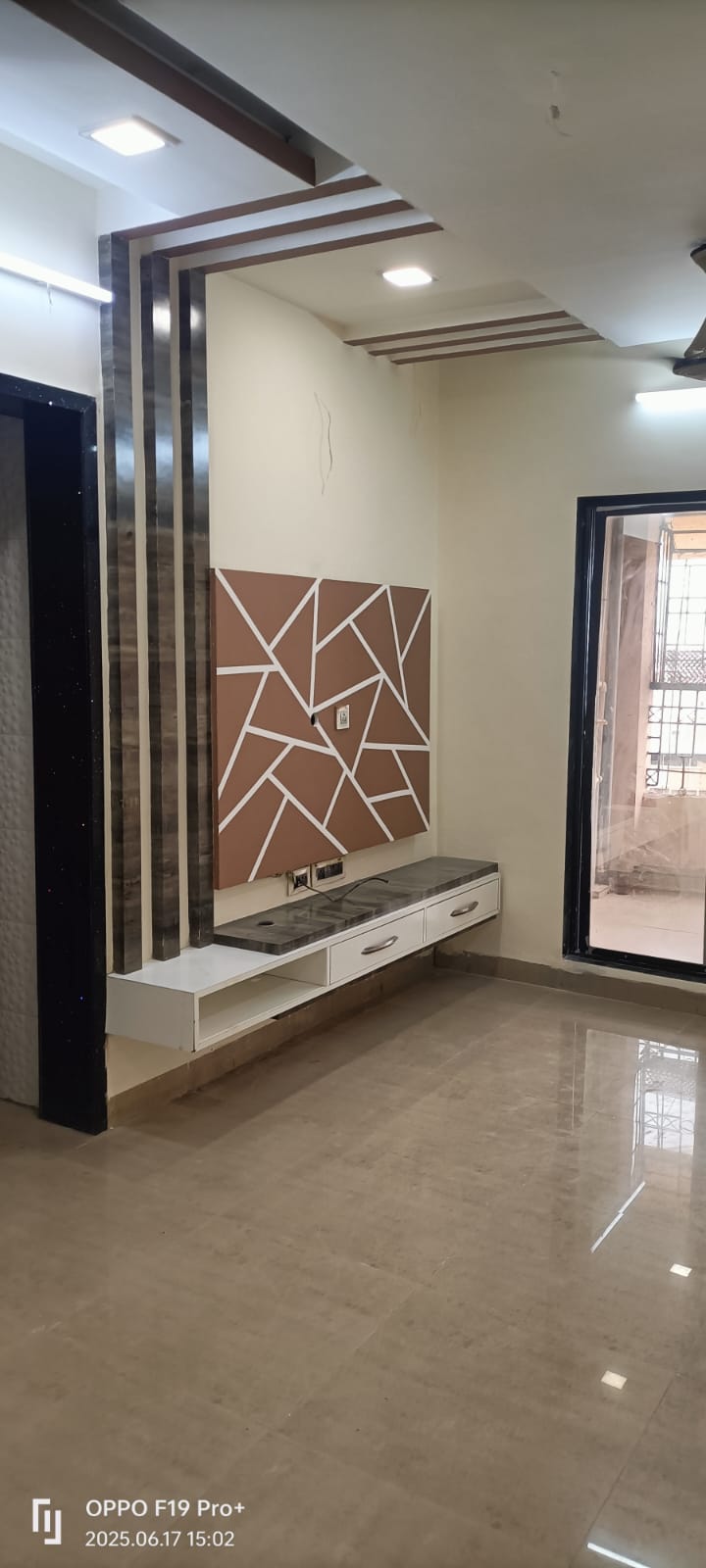 2 BHK Apartment For Rent in Wadhwa Meadows